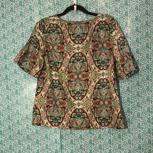 Loft size small short sleeve Paisley print - Picture 2 of 2